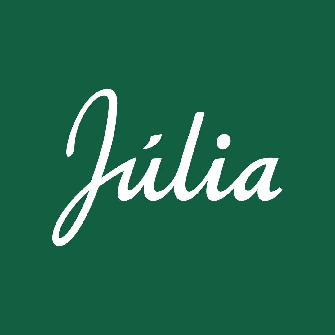 Júlia logo